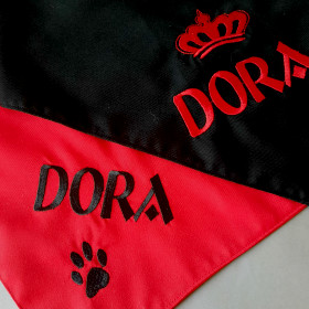 czarna apaszka dla psa z imieniem dora sweetapaszka.pl